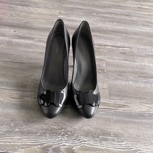 Calvin klein Black pumps stilettos women’s heels size 8.5